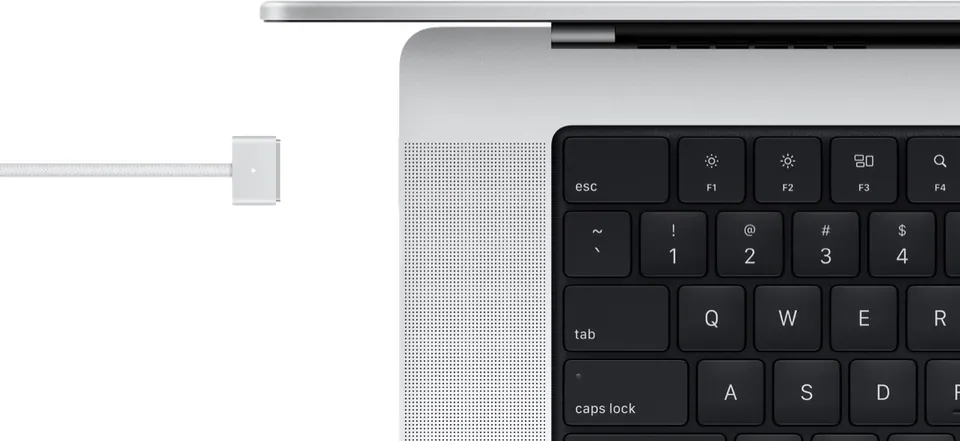 Cáp MagSafe 3 cắm vào MacBook Pro
