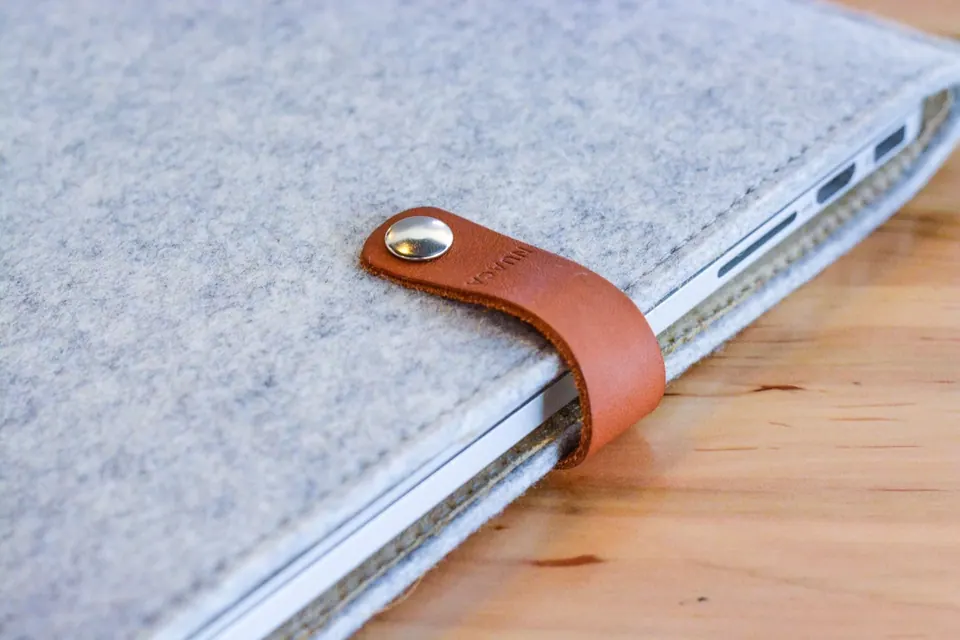 Túi chống sốc MacBook: chọn size đúng, khỏi mua hai lần