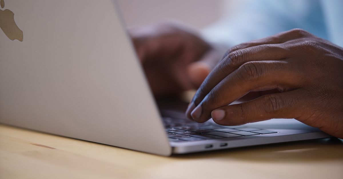 Thêm người dùng mới trong Cài đặt hệ thống Mac