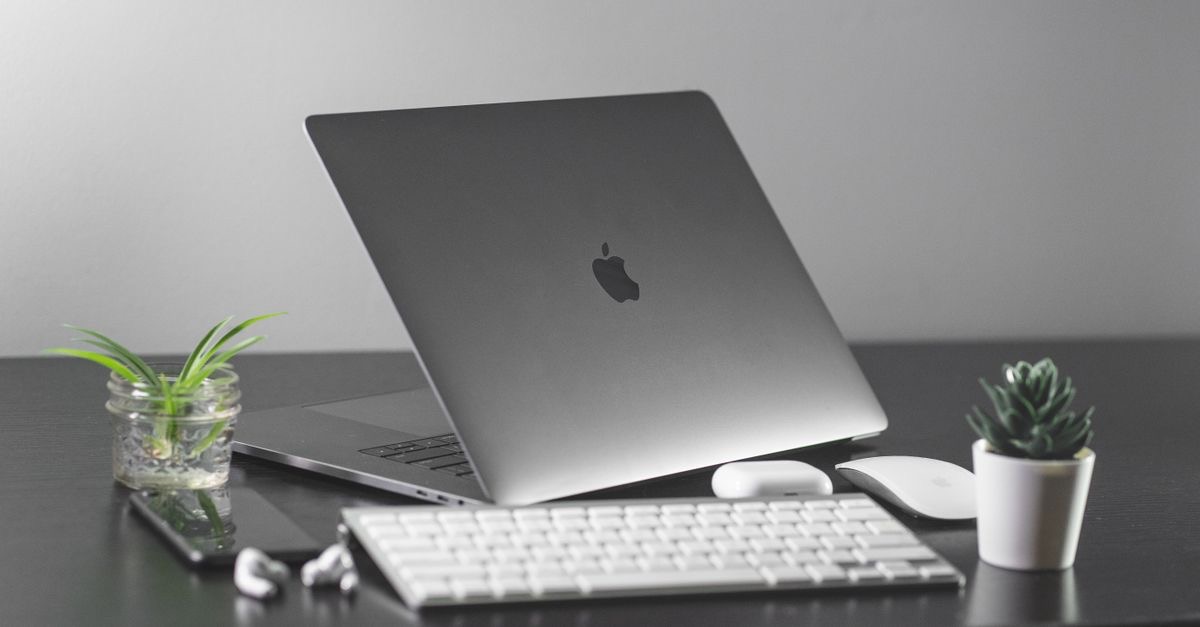 MacBook cũ nên mua đời nào năm 2026?