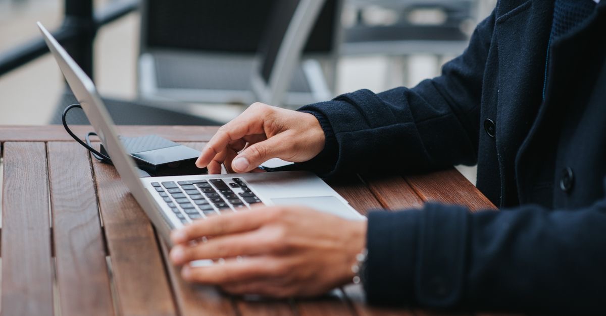 Cách quản lý ứng dụng khởi động cùng máy (Login Items) trên Mac