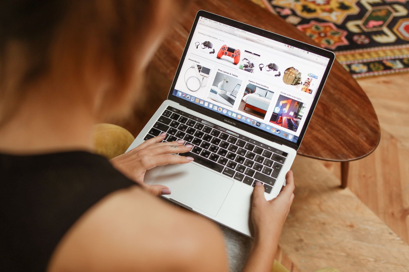 Cẩm nang mua MacBook cũ an toàn: tránh lừa đảo, tránh máy dính iCloud khoá